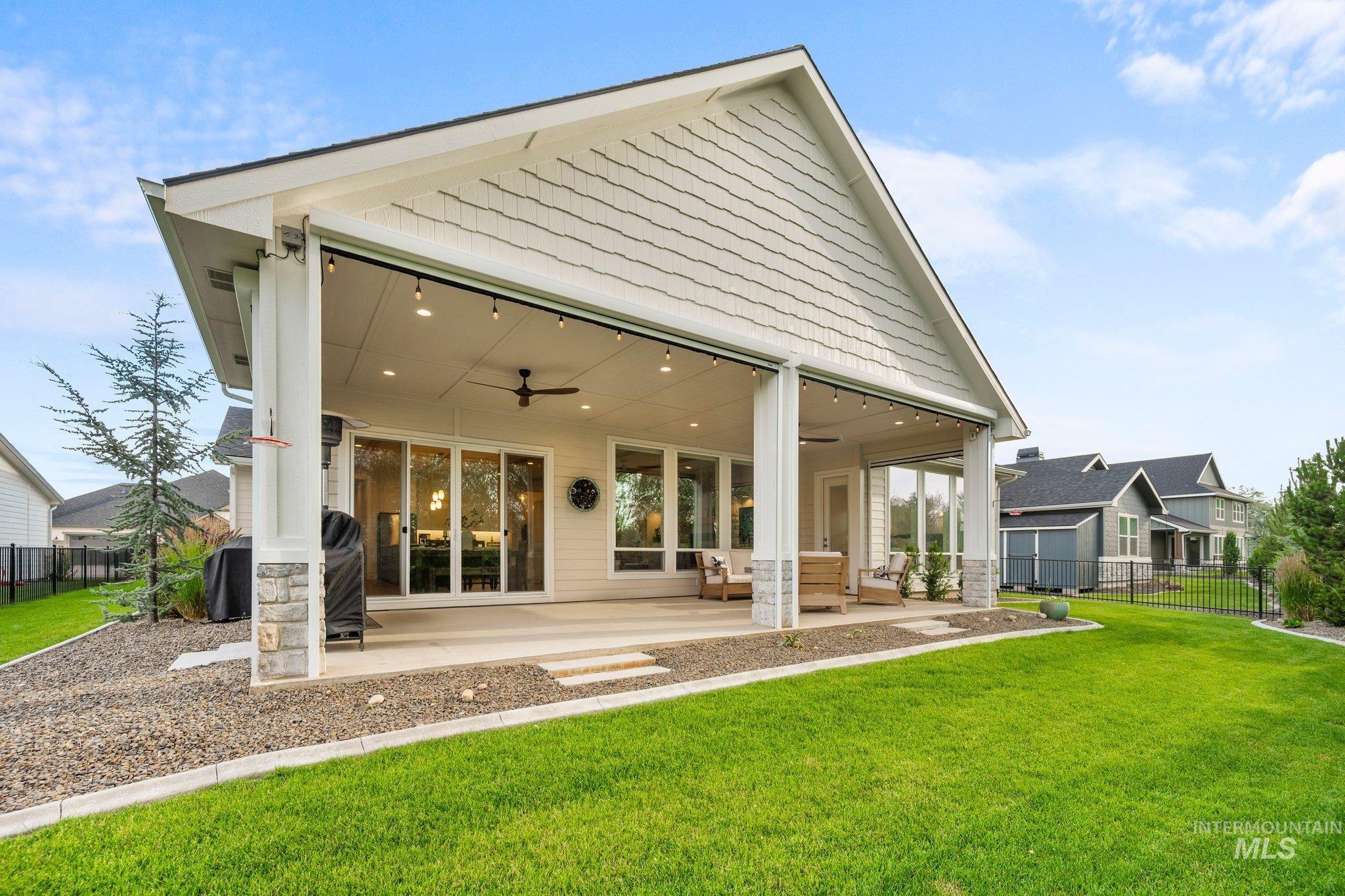 6334 Chateau Ct