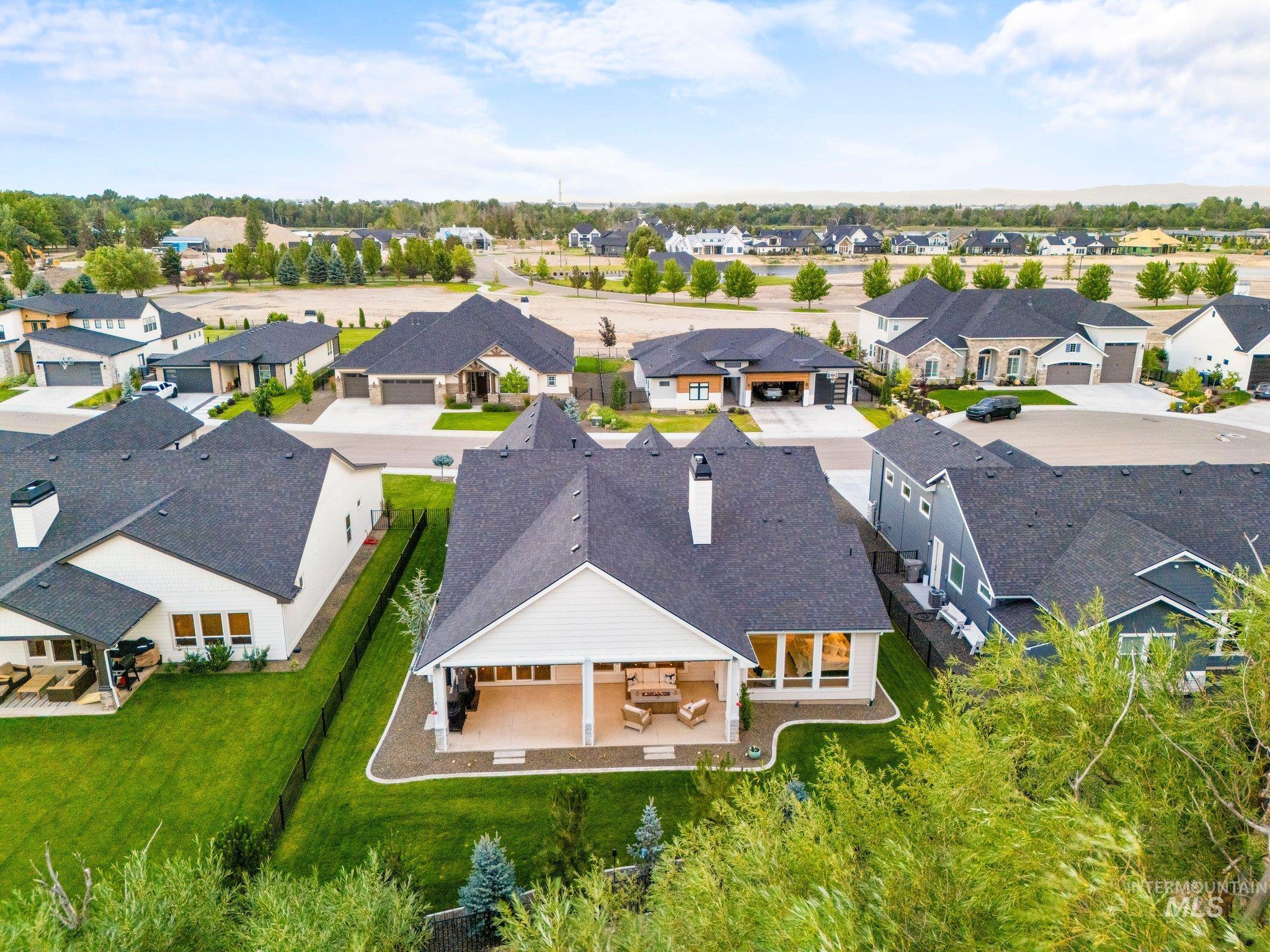6334 Chateau Ct