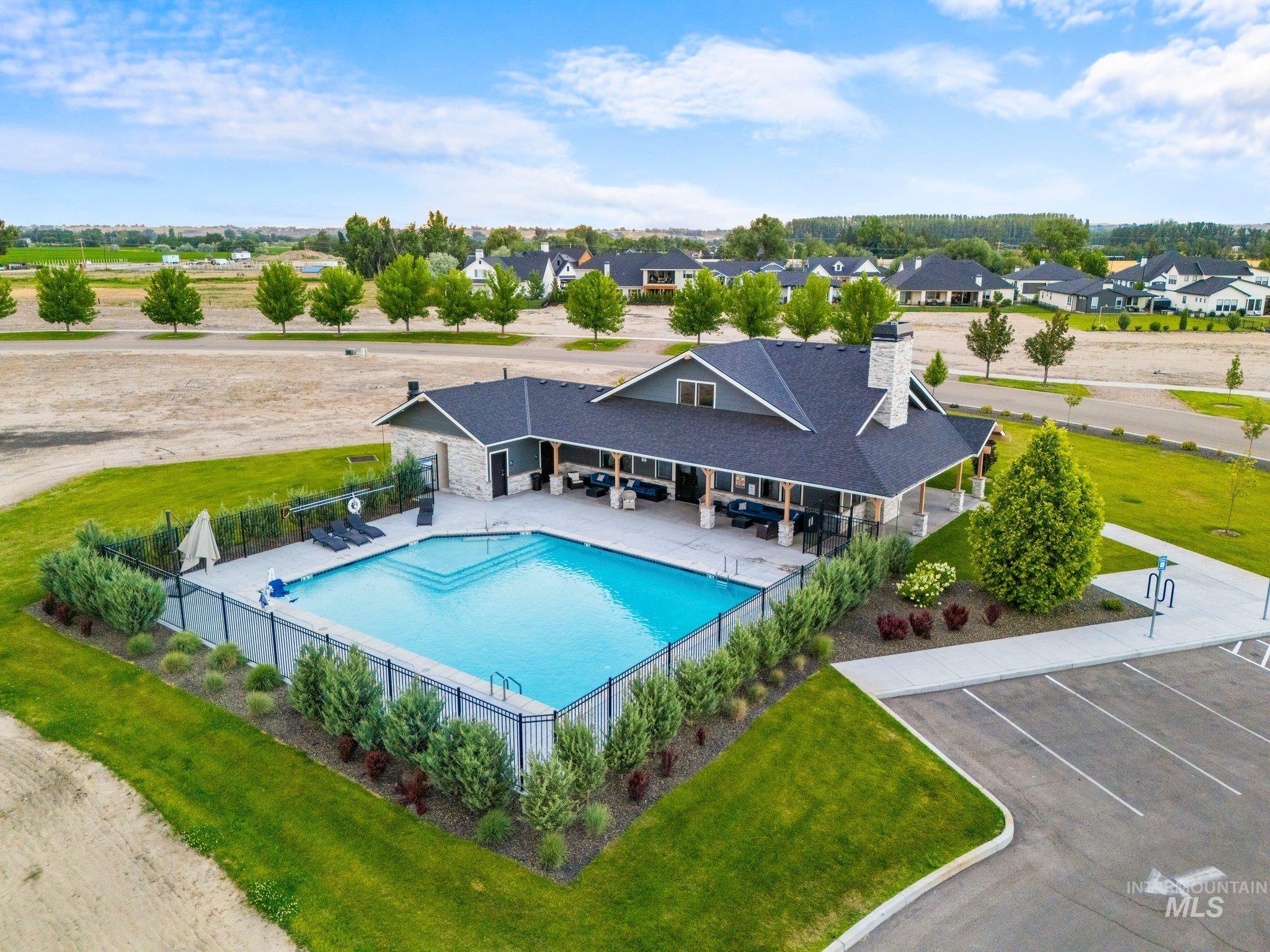 6334 Chateau Ct