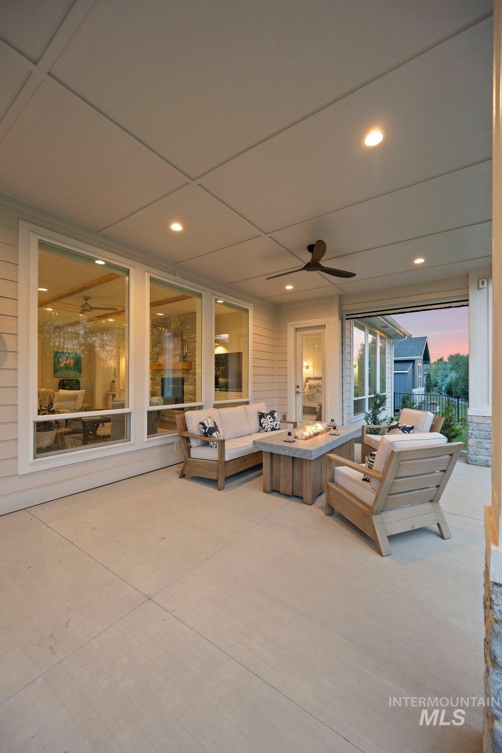 6334 Chateau Ct