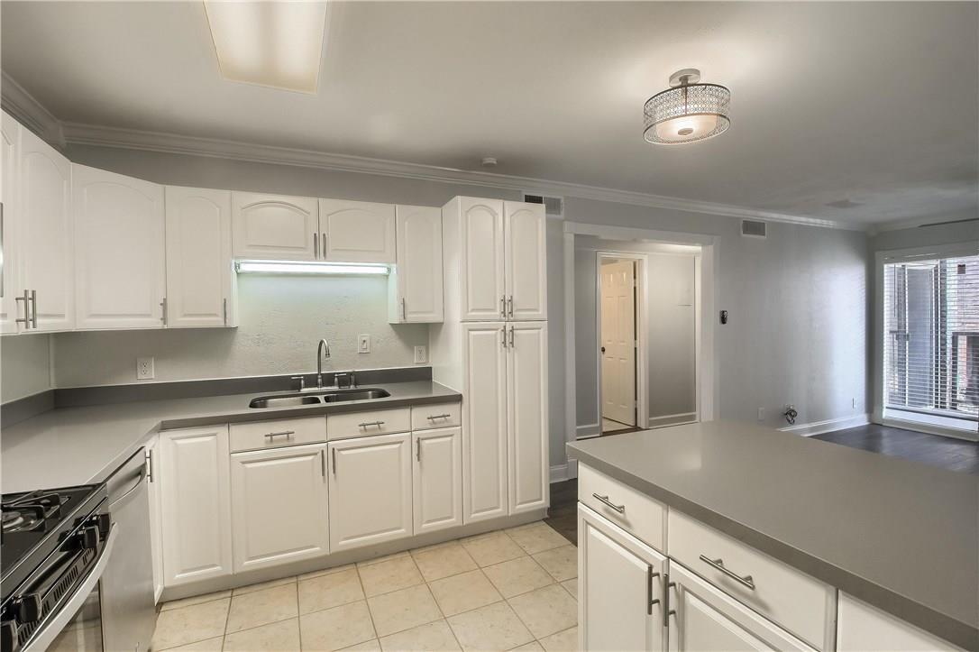 1304 Summit ST # 107