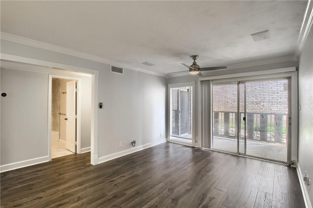 1304 Summit ST # 107