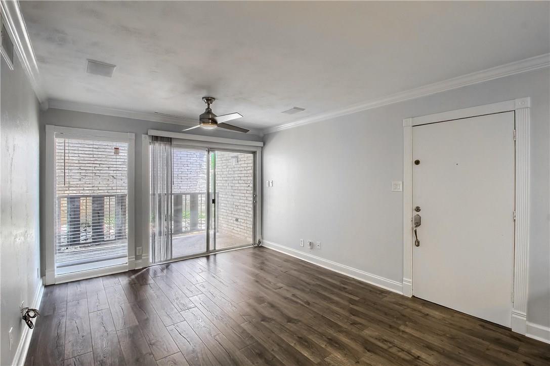 1304 Summit ST # 107