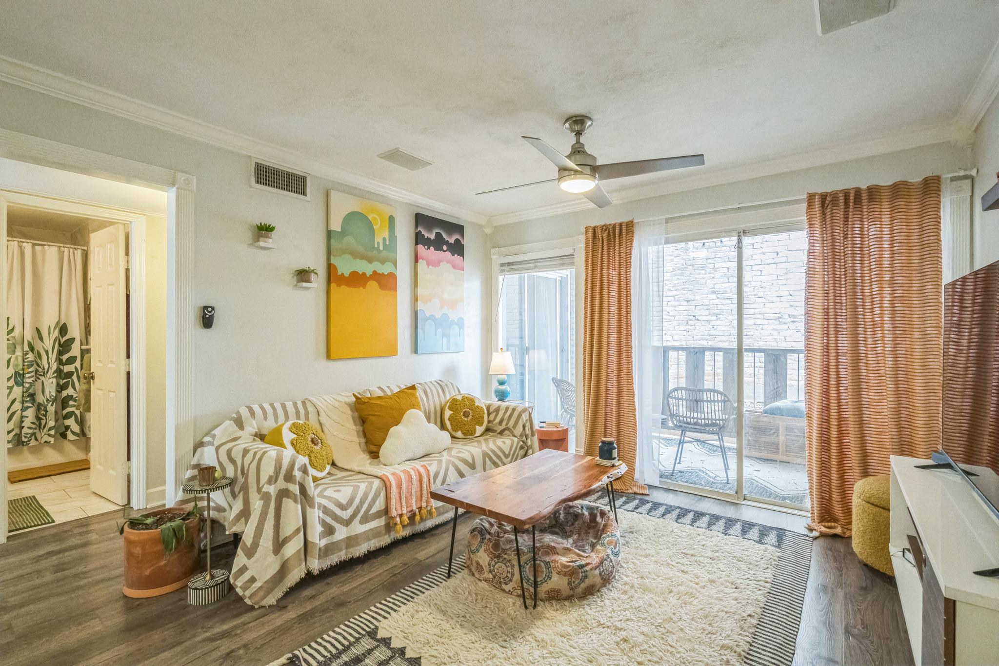 1304 Summit ST # 107