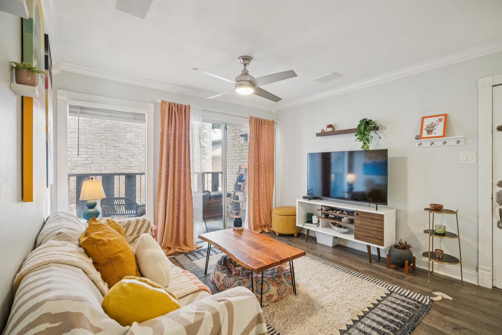 1304 Summit ST # 107