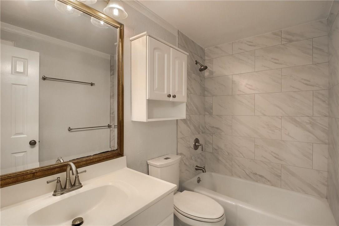 1304 Summit ST # 107