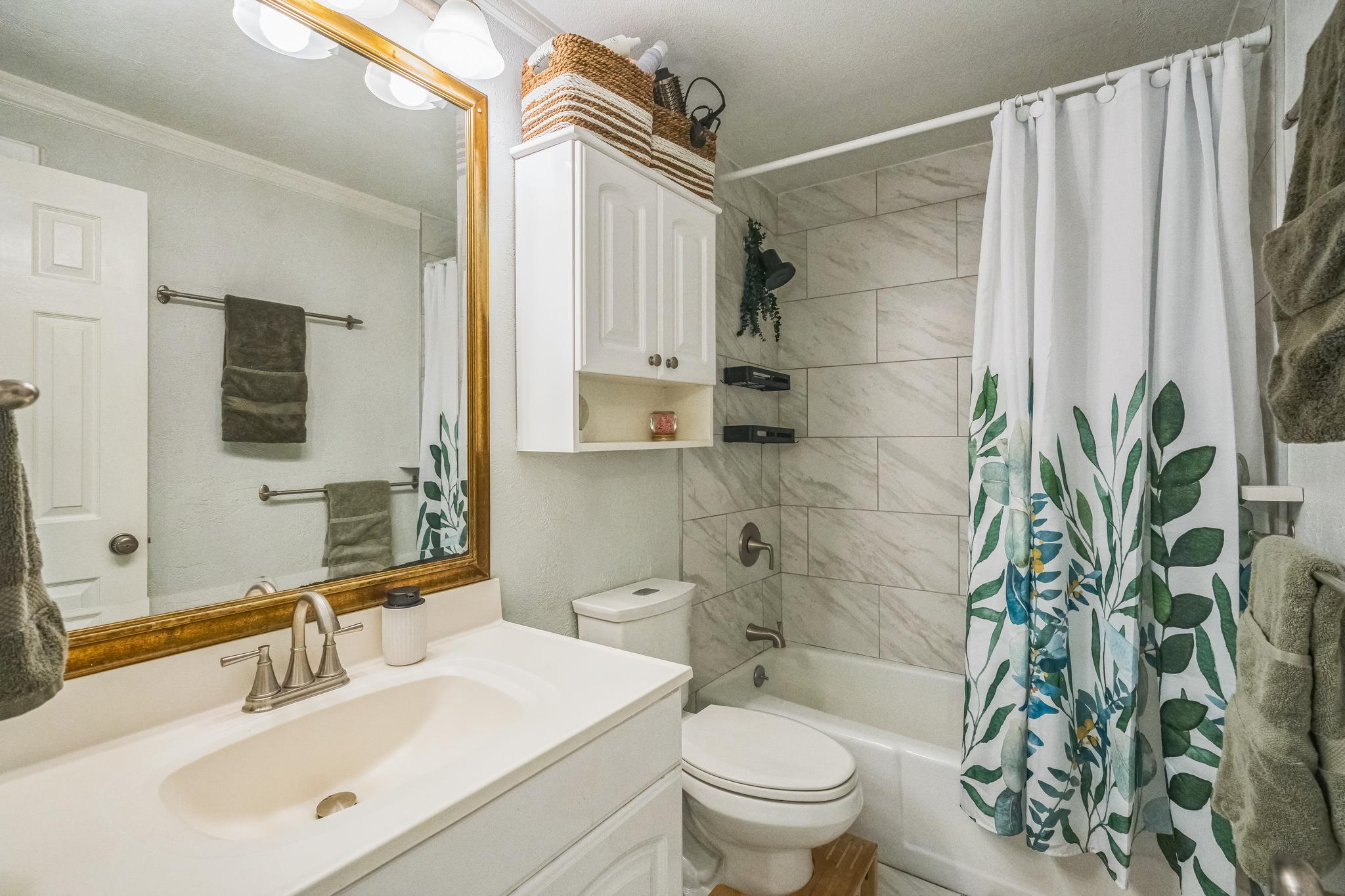 1304 Summit ST # 107