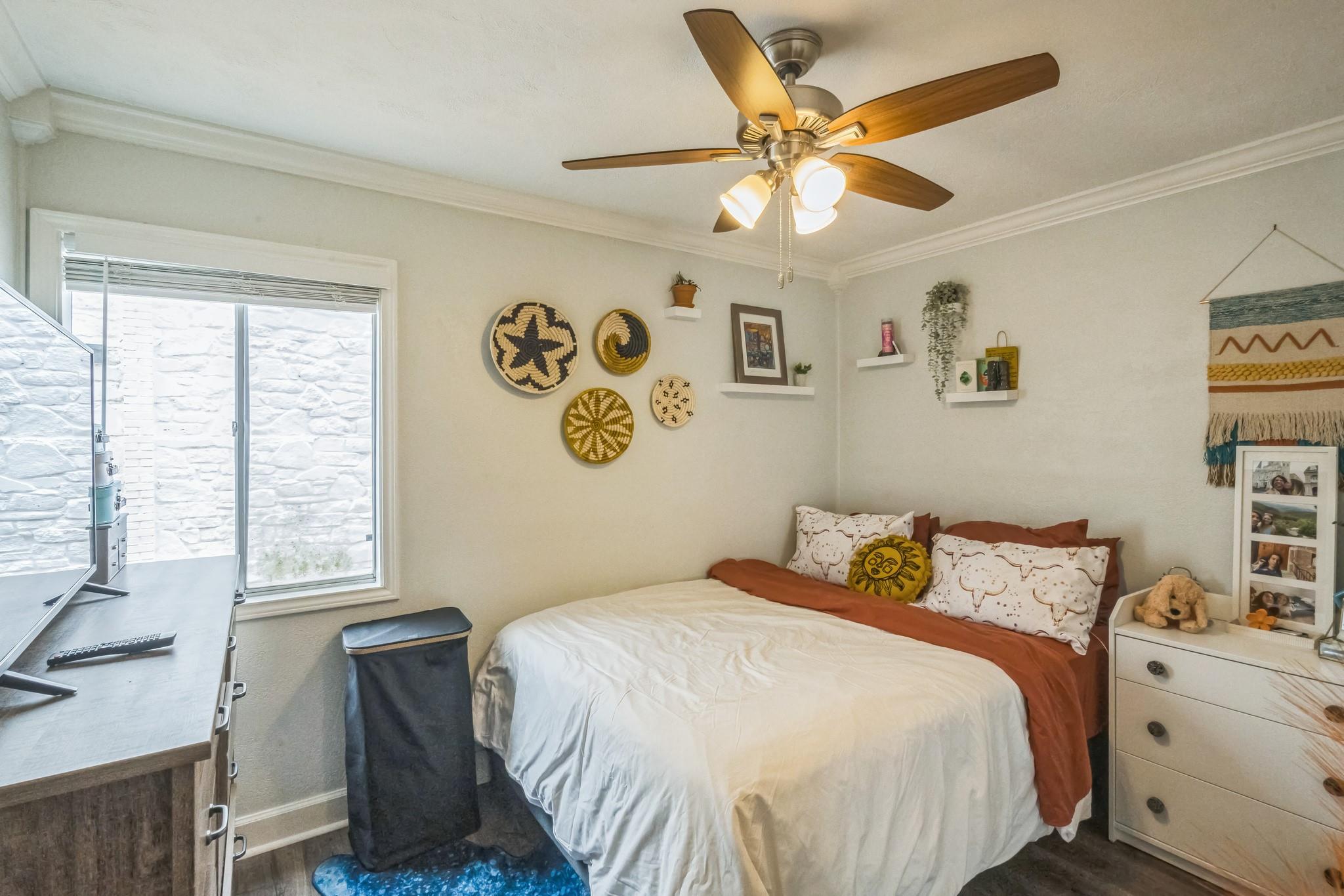 1304 Summit ST # 107