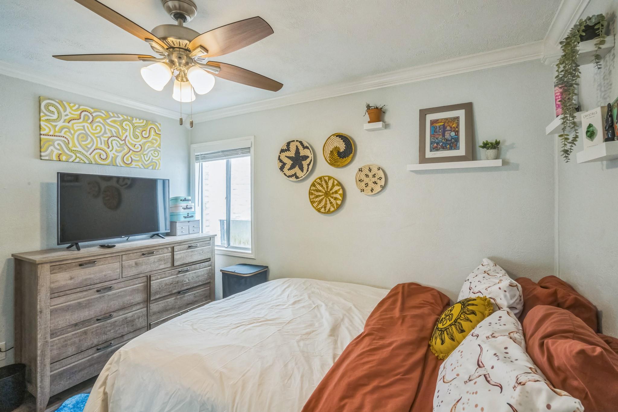 1304 Summit ST # 107