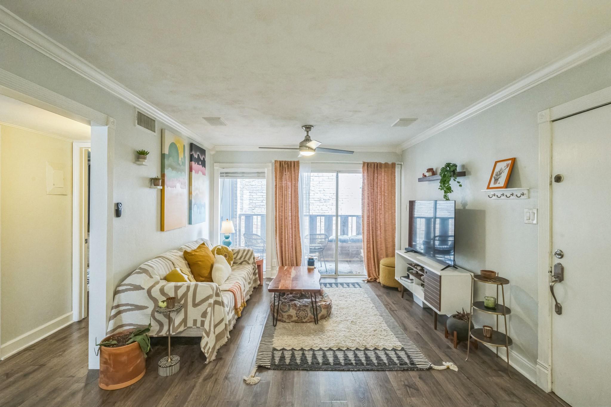 1304 Summit ST # 107