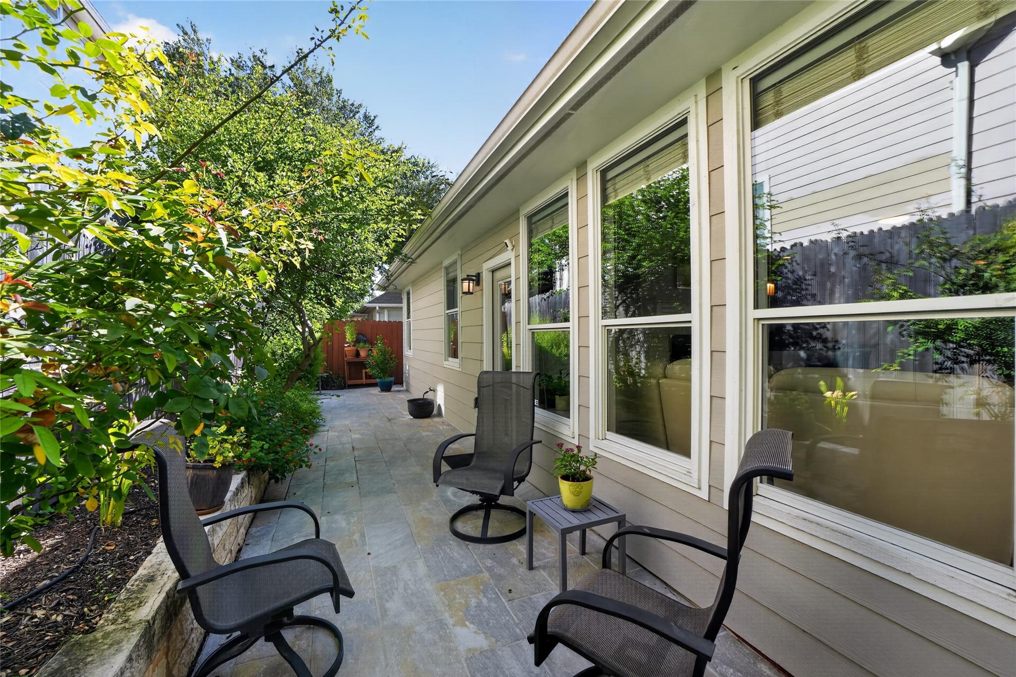 2713 Kinney Oaks CT