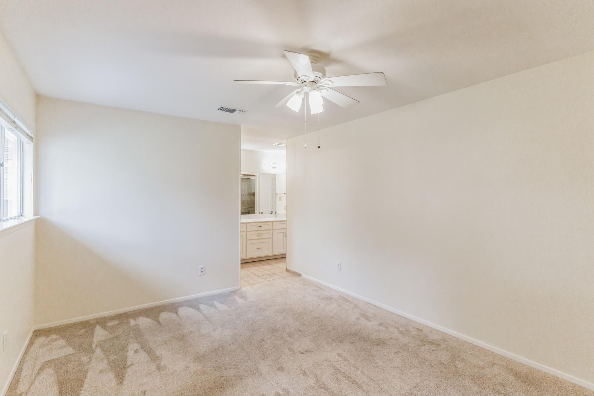 2203 Farnswood CIR