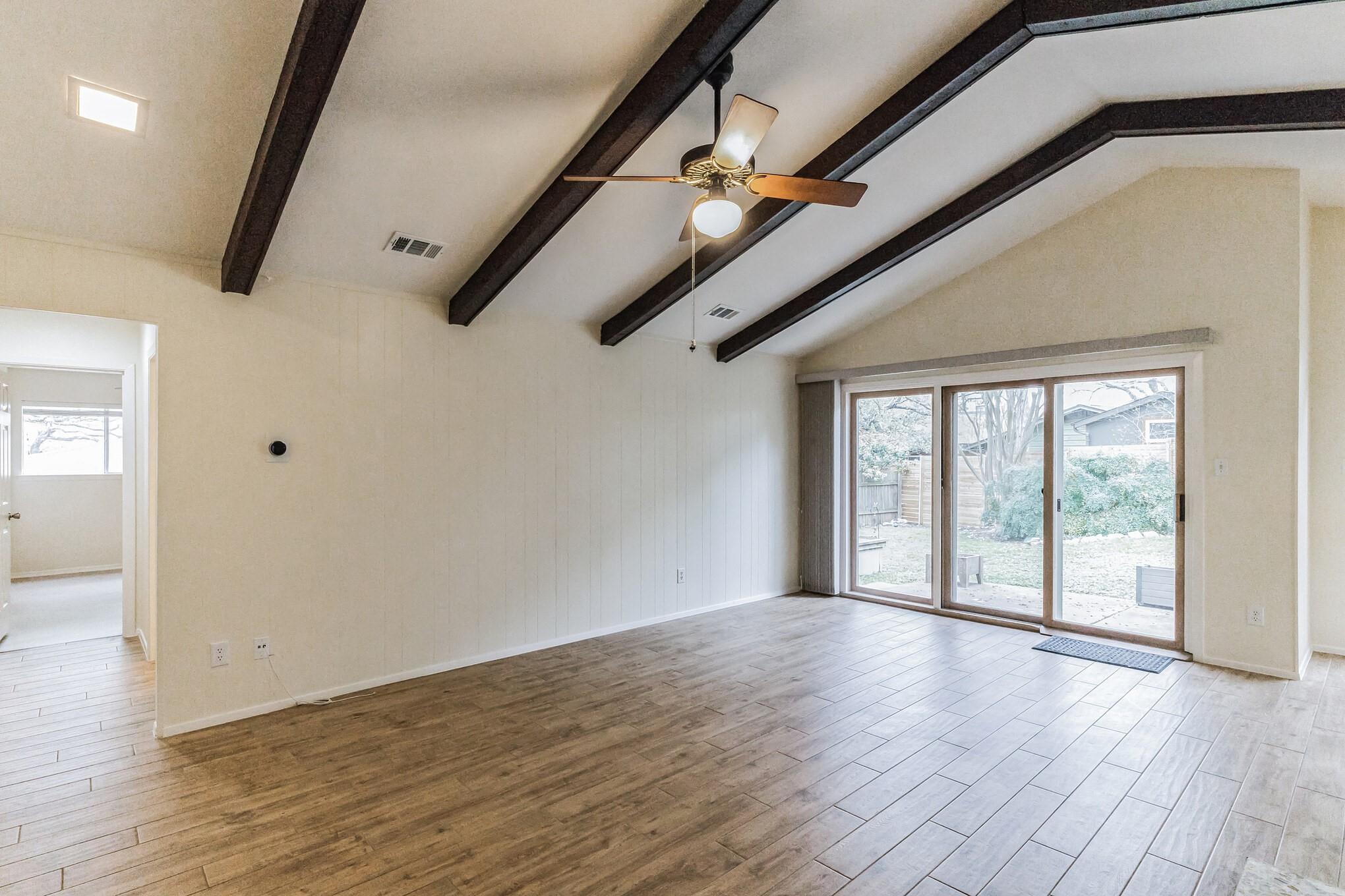 2203 Farnswood CIR