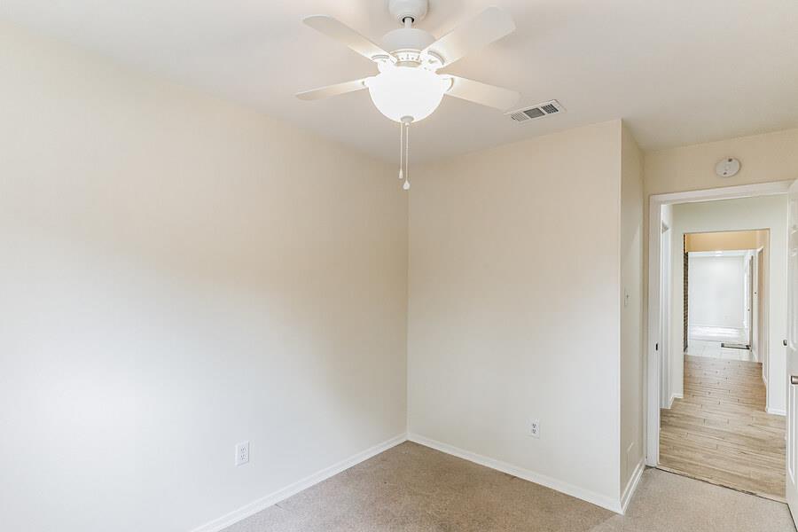 2203 Farnswood CIR