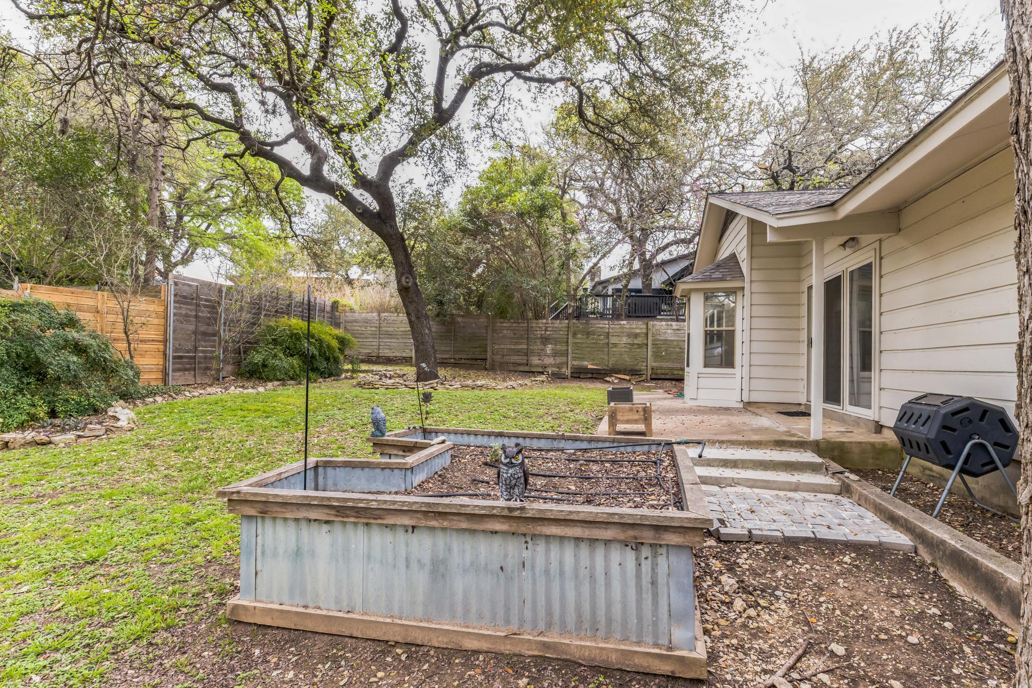 2203 Farnswood CIR