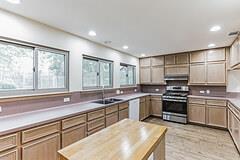 2203 Farnswood CIR