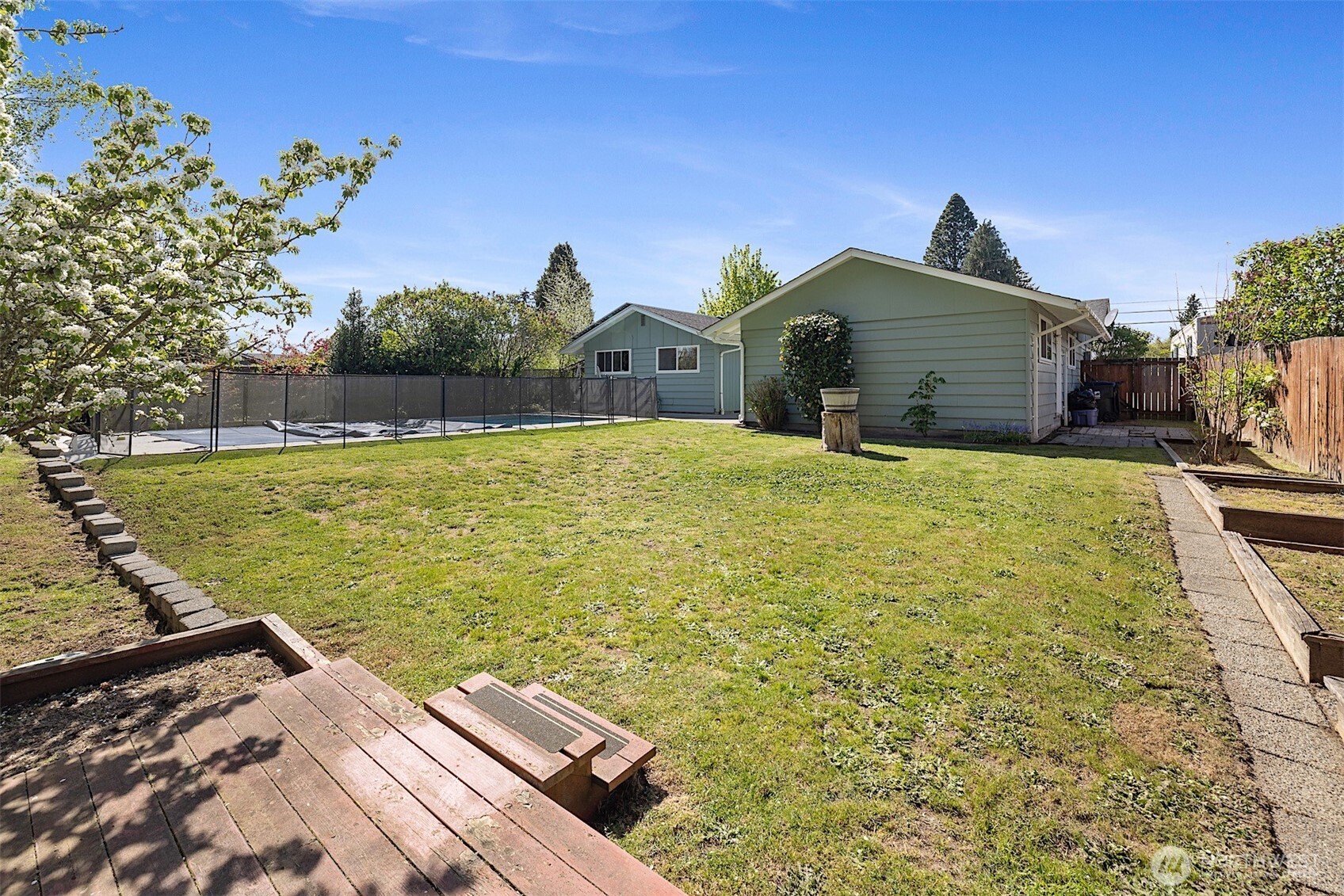 1313 N Lenore Drive