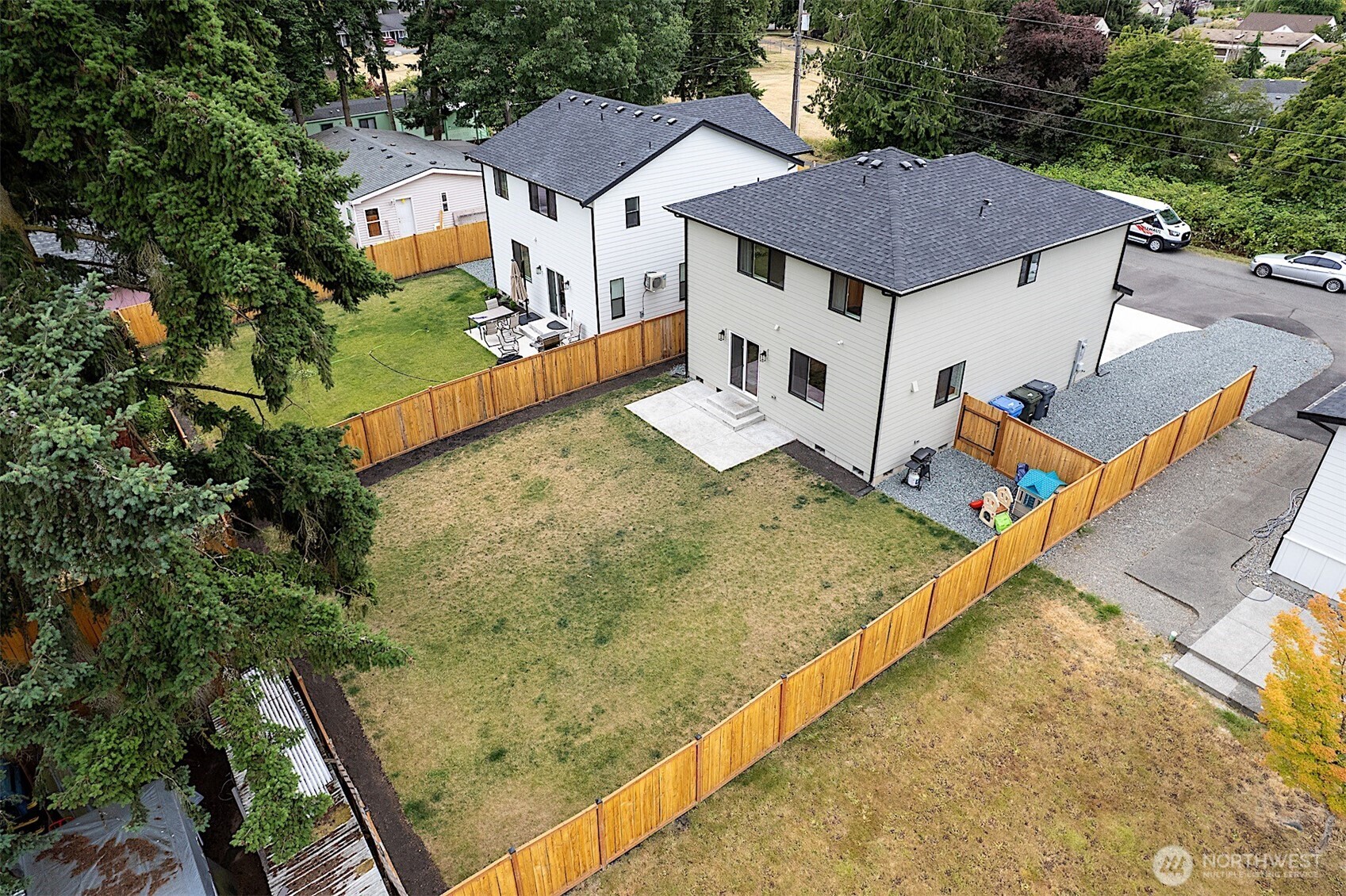 10111 12th Avenue E