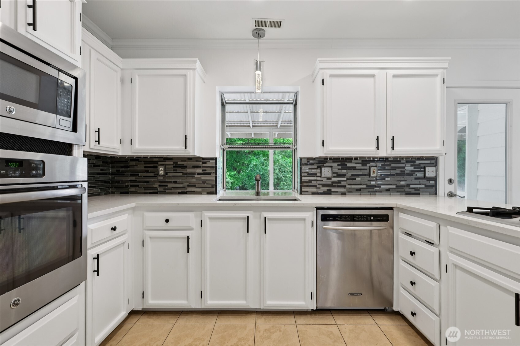 1302 Farallone Avenue