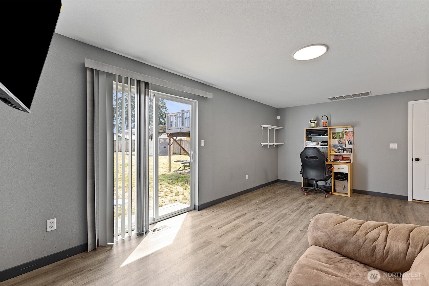 120 165th Street S