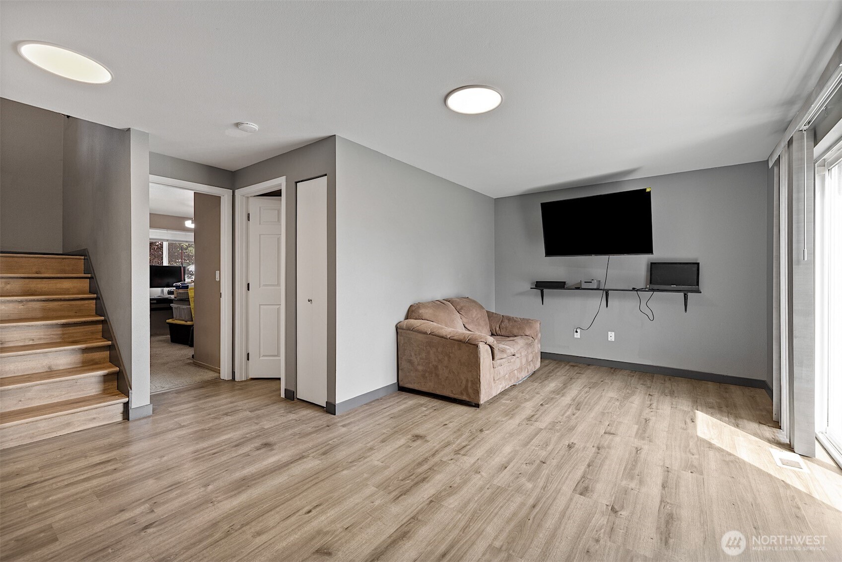 120 165th Street S