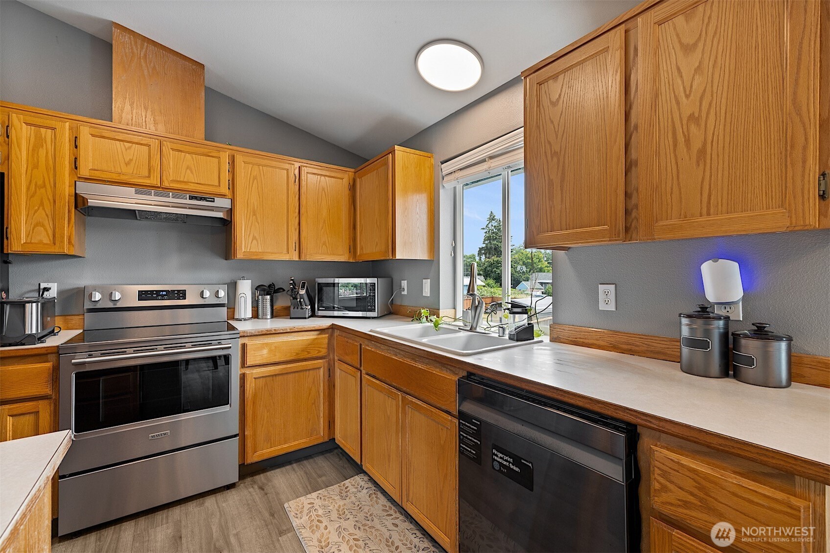 120 165th Street S
