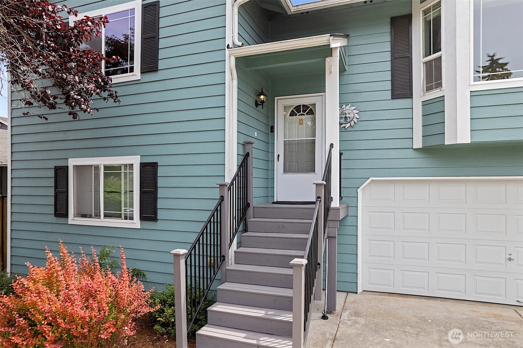 120 165th Street S