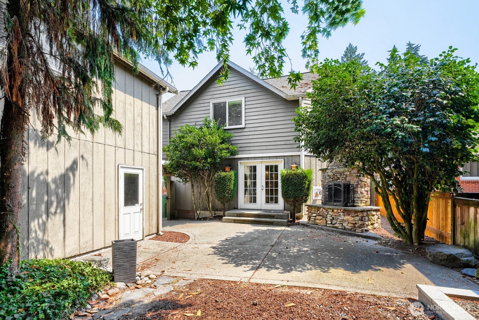 218 Summit Avenue