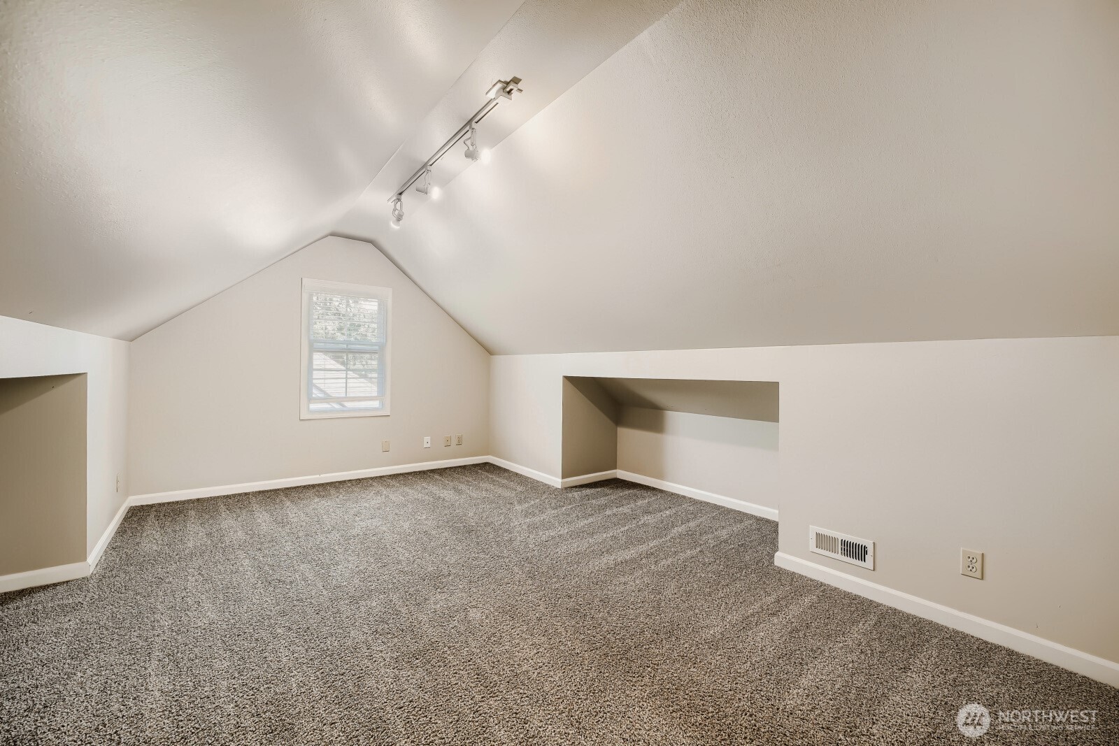218 Summit Avenue
