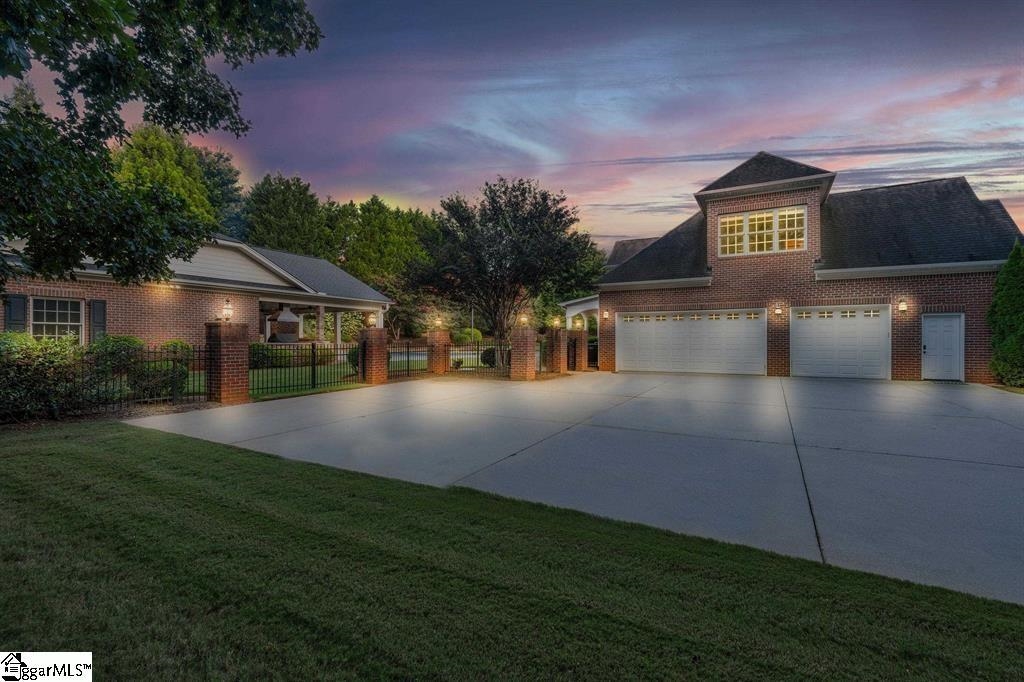 205 Sanders Place