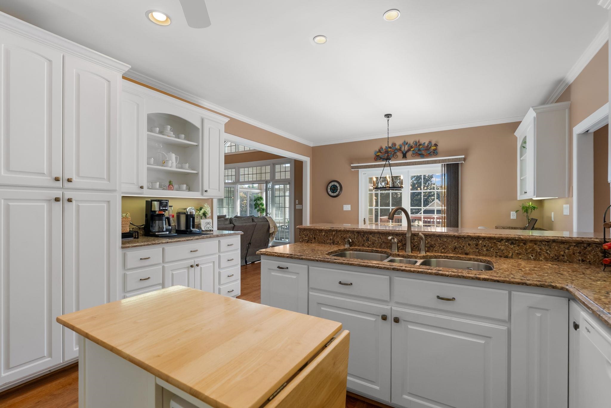 137 Clearcreek Drive