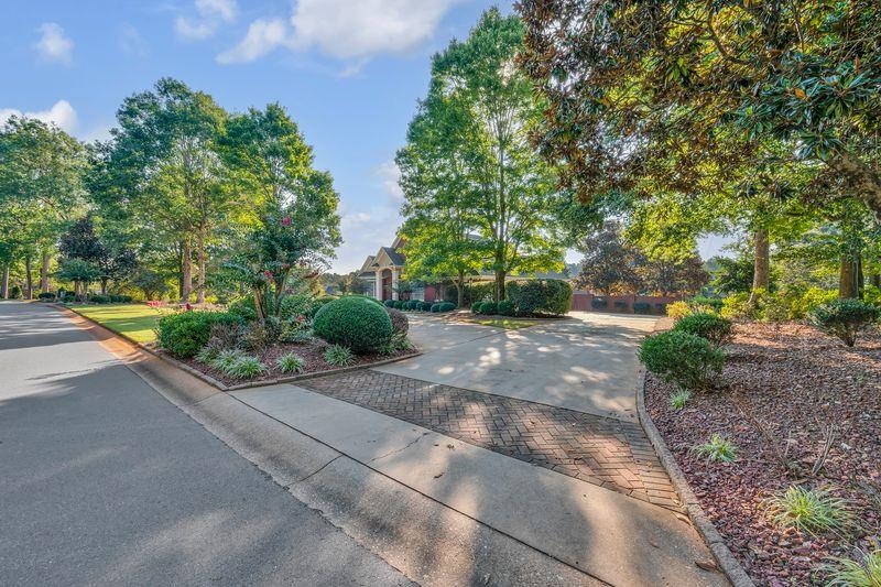 137 Clearcreek Drive