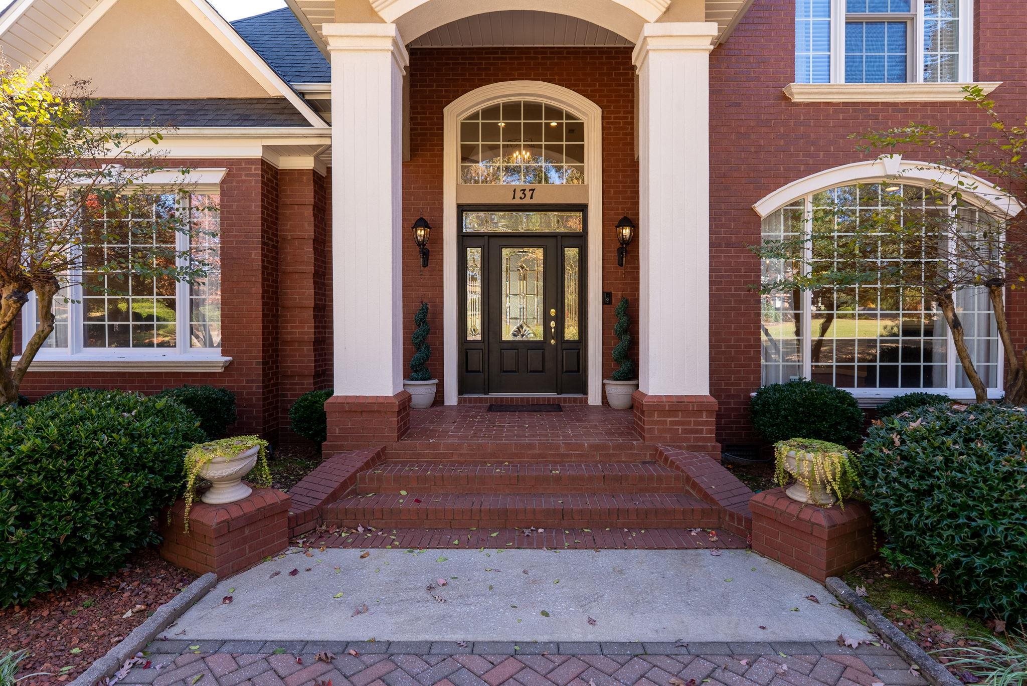 137 Clearcreek Drive