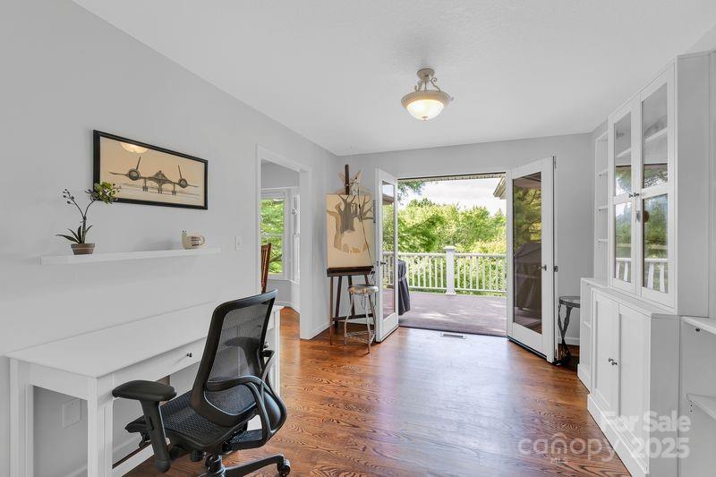 156 Circle Top Drive