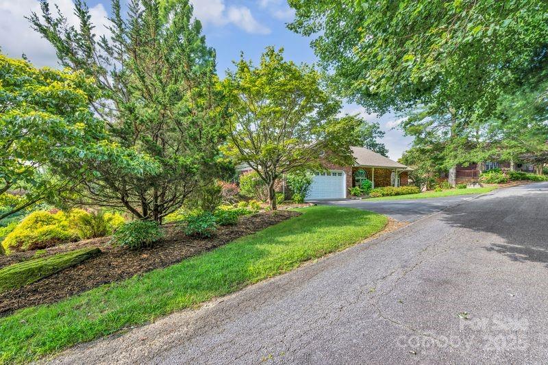 156 Circle Top Drive