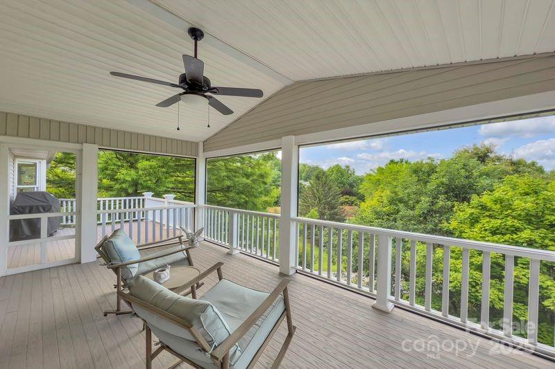 156 Circle Top Drive