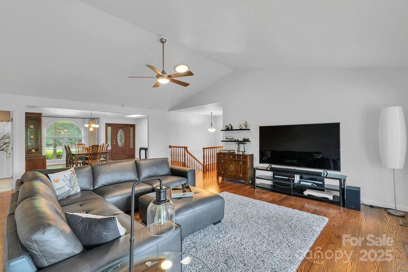 156 Circle Top Drive