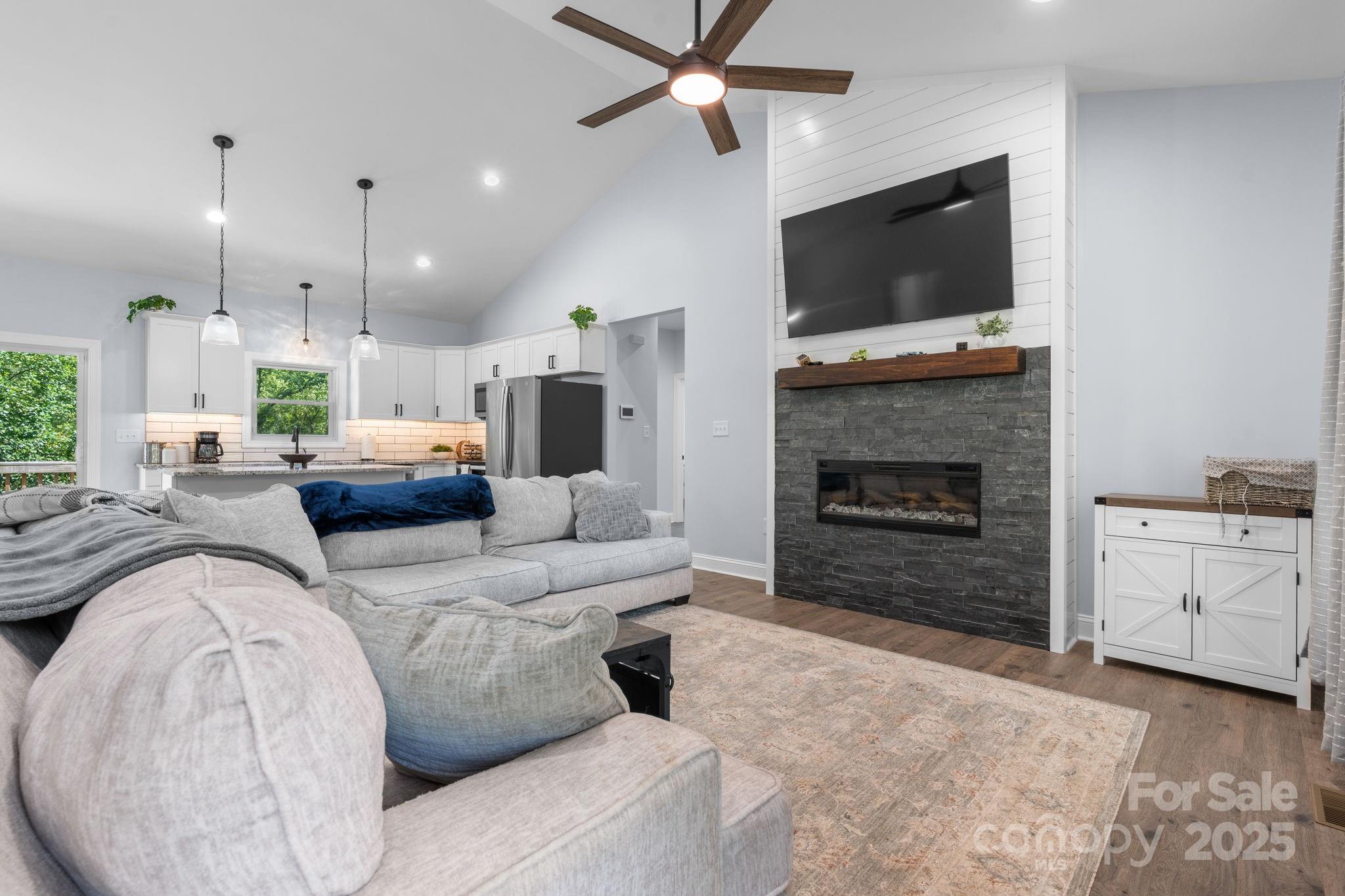 1210 Kensington Circle