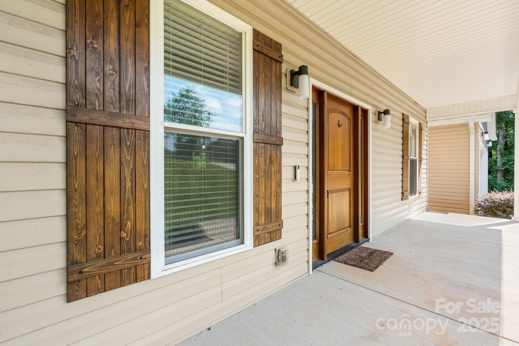 1210 Kensington Circle