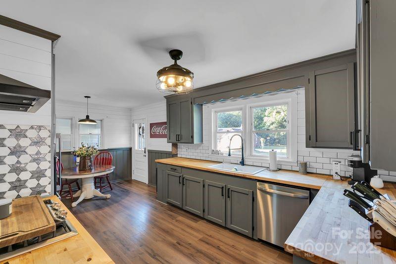 121 Anderson Avenue