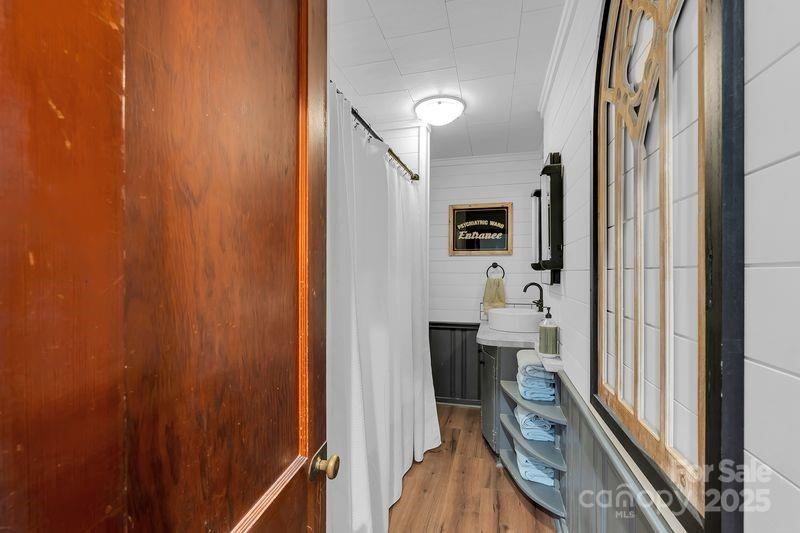 121 Anderson Avenue