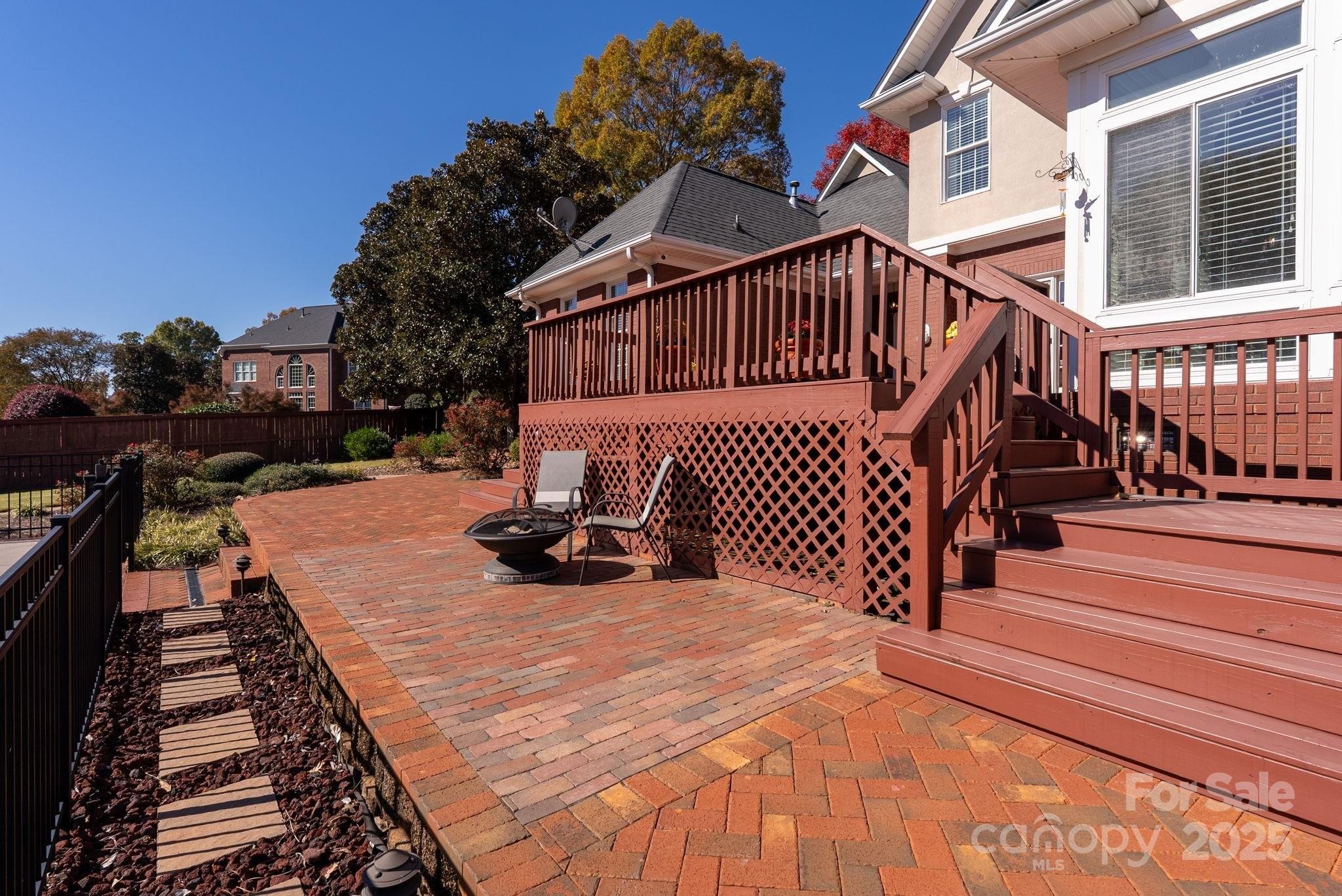 137 Clearcreek Drive