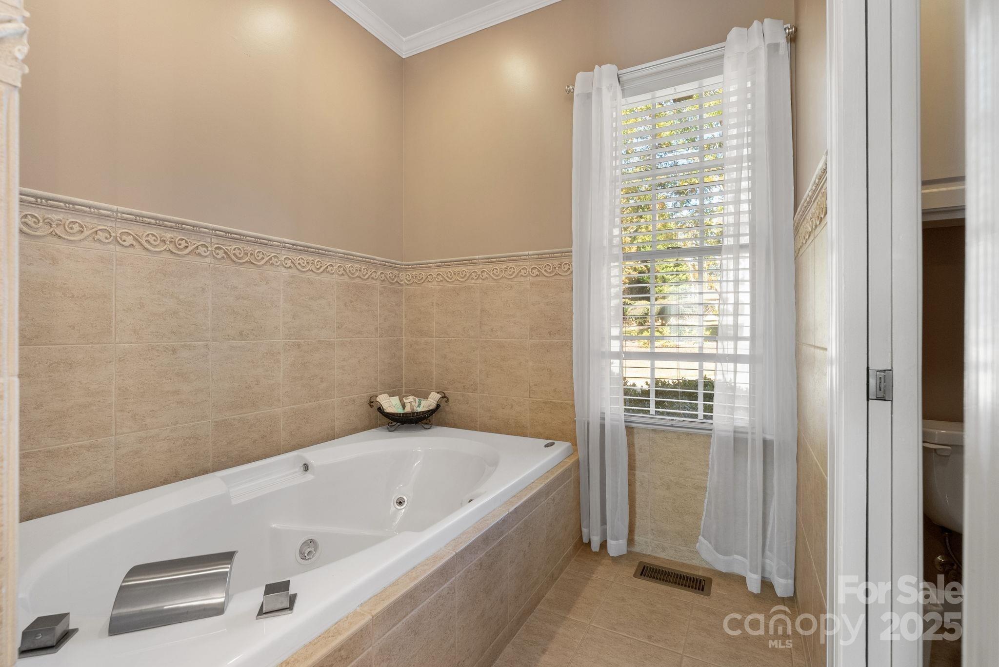 137 Clearcreek Drive