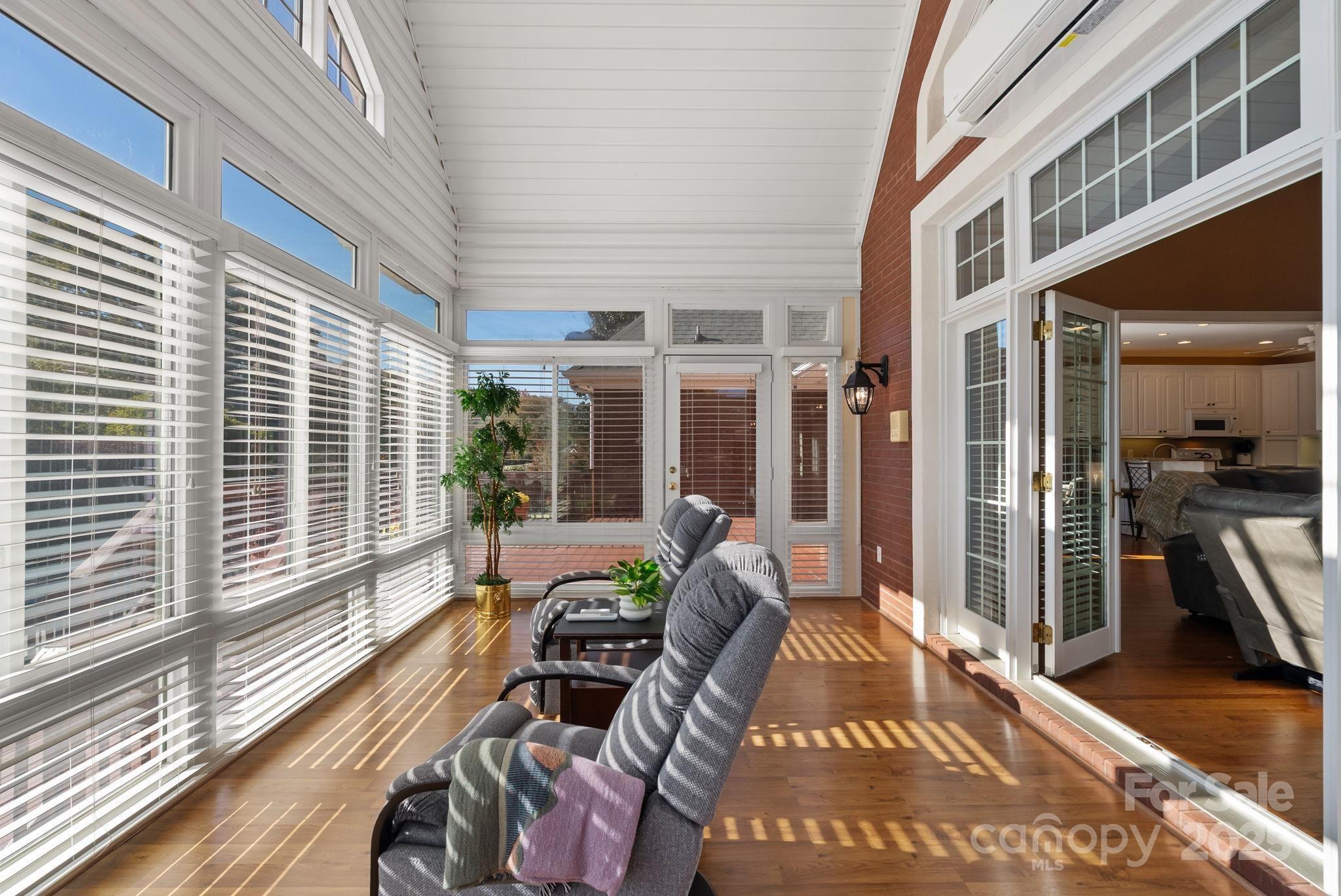 137 Clearcreek Drive