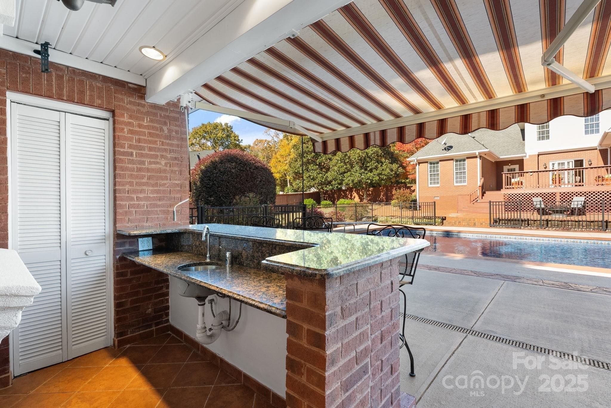 137 Clearcreek Drive