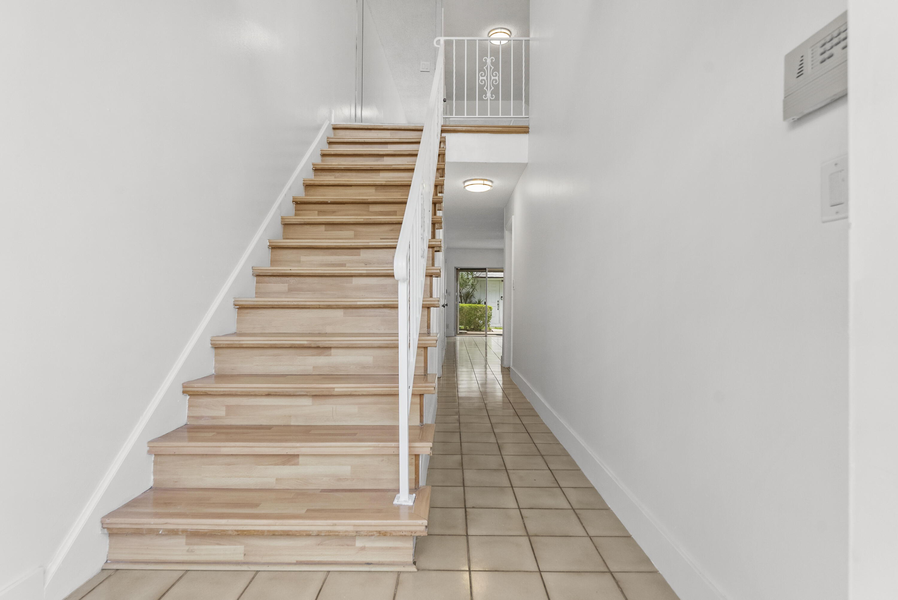 1194 Hillsboro Mile 72