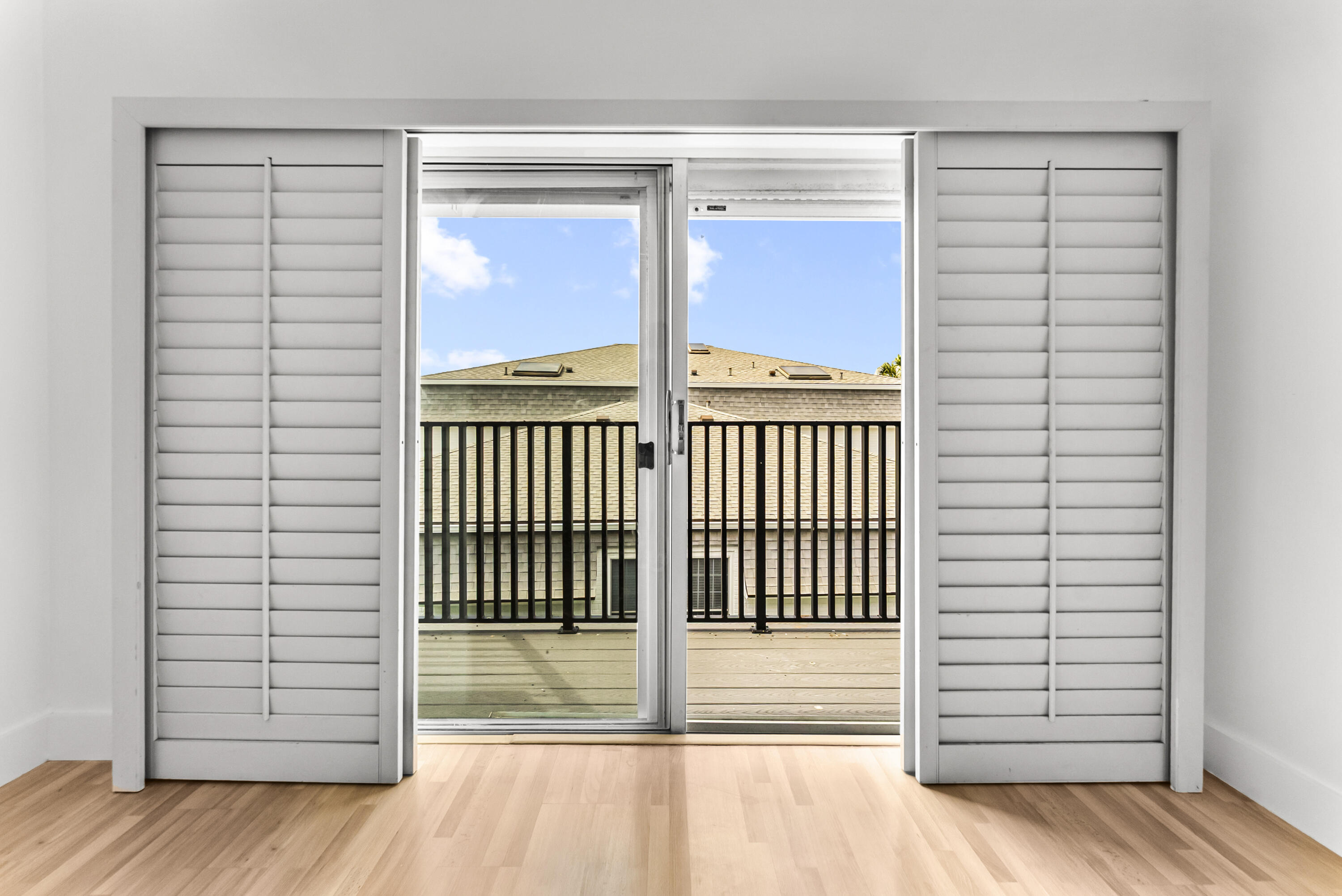 1194 Hillsboro Mile 72