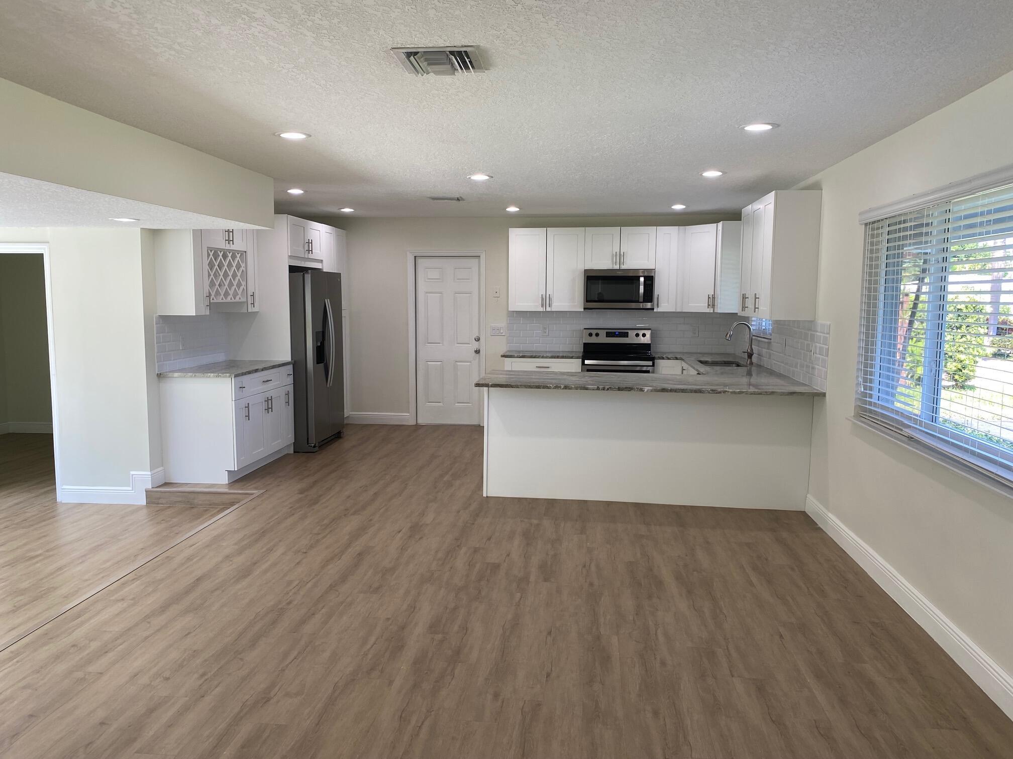 2751 NE 26th Terrace