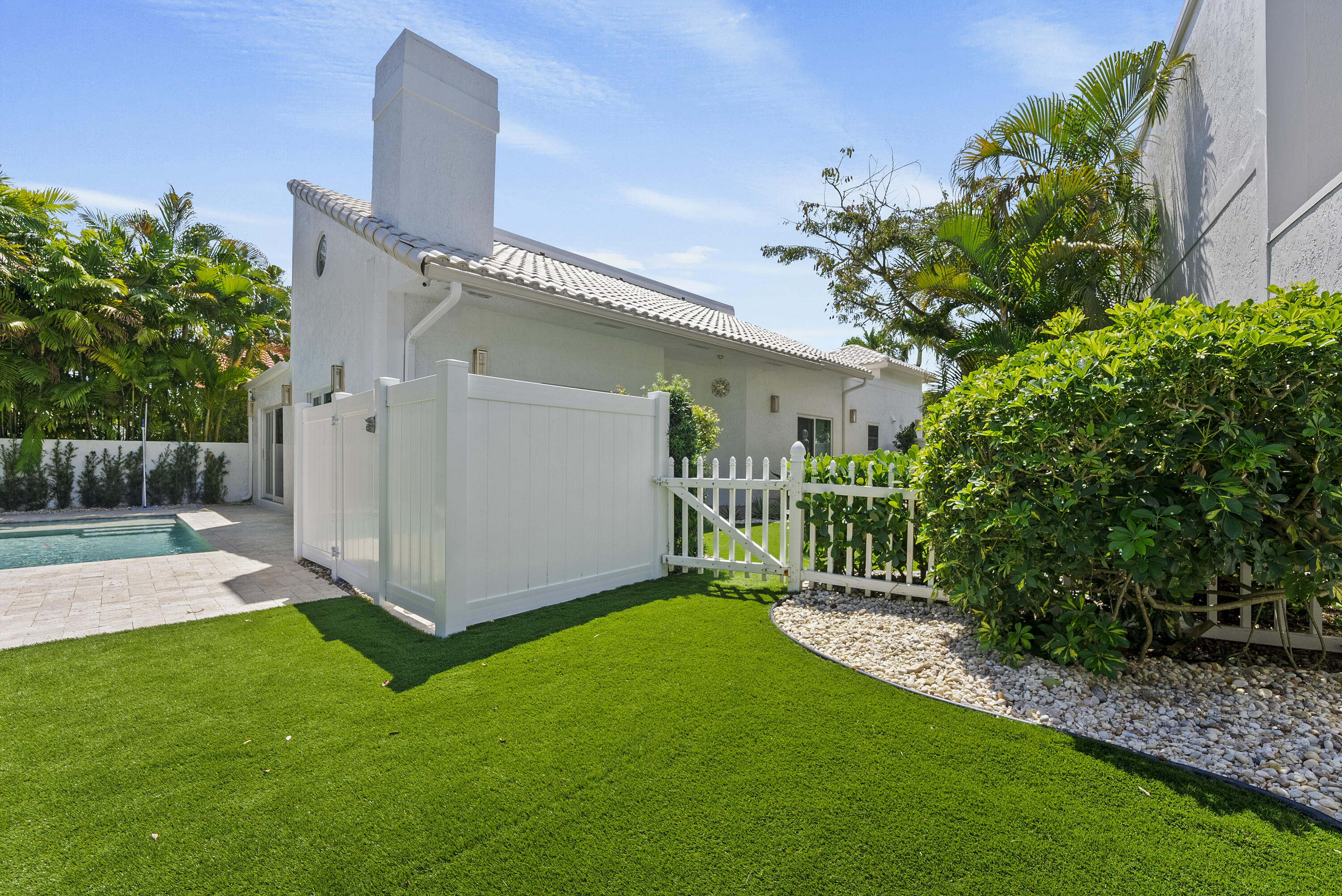 221 Pelican Way