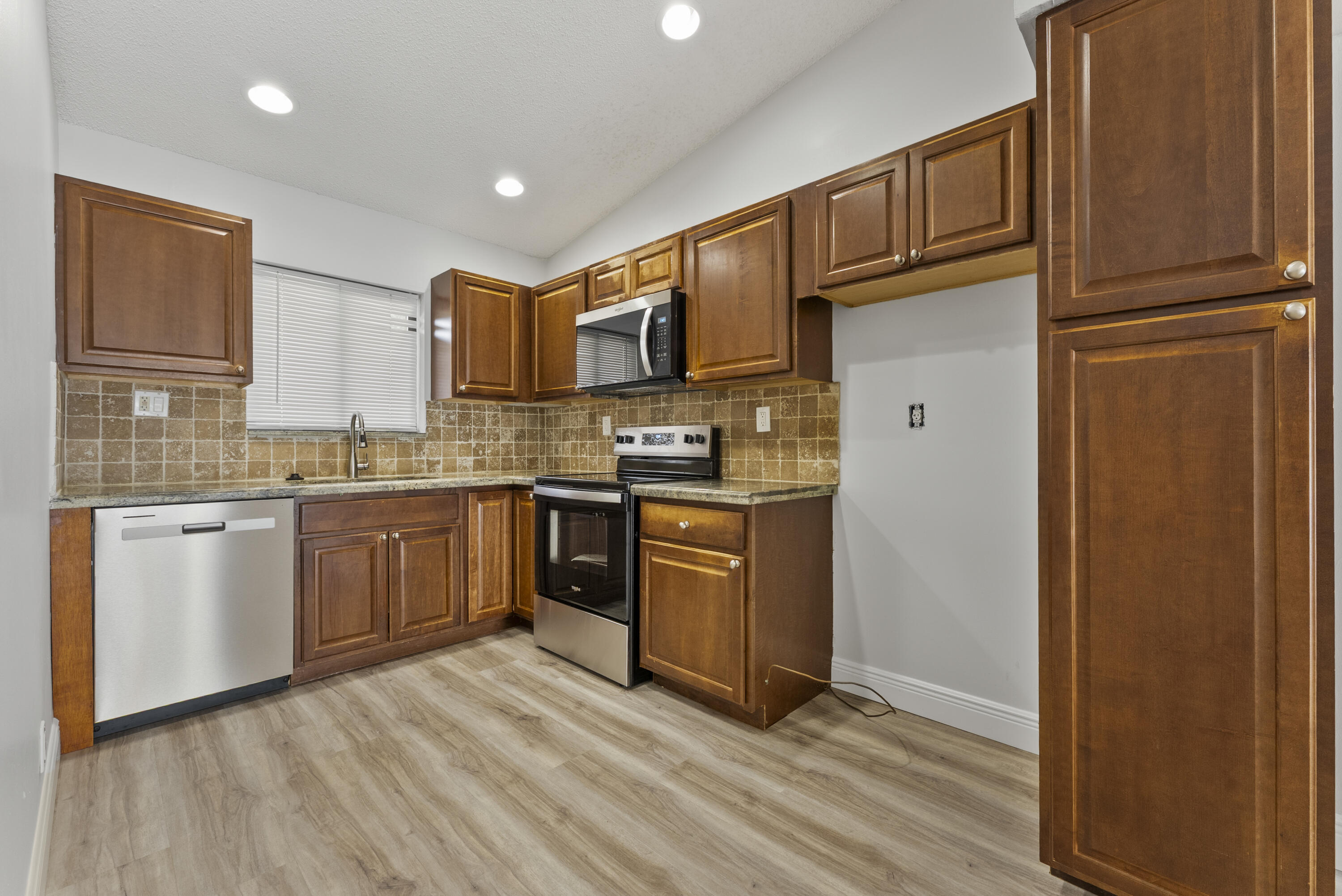 2900 Olivewood Terrace 2010